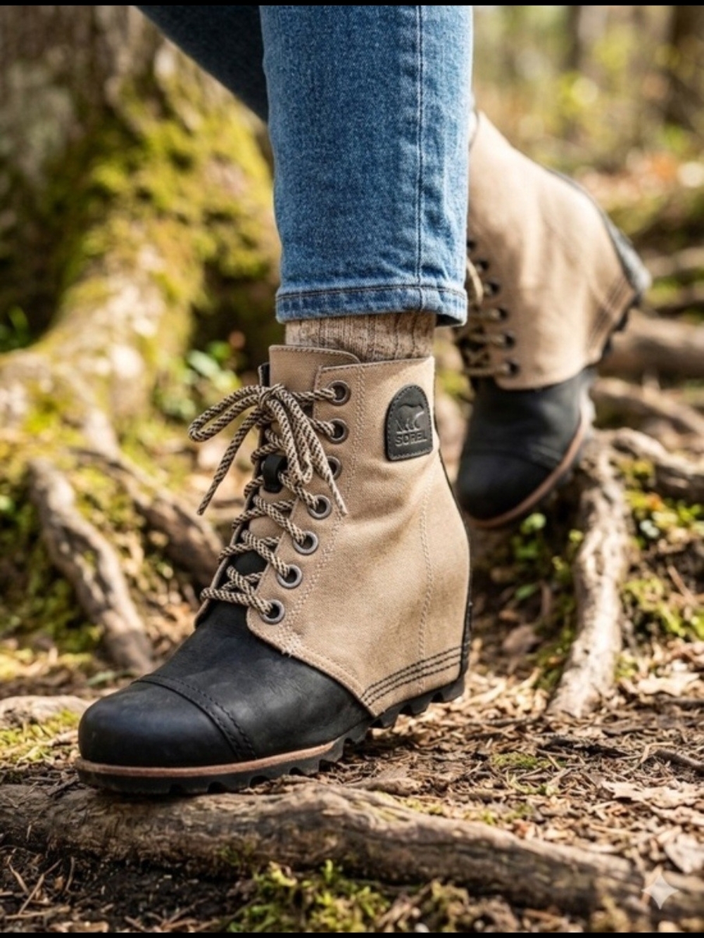 Sorel PDX Wedge Two-Tone Beige and Black Lace-Up Wedge Boots Sz 8 Euc
